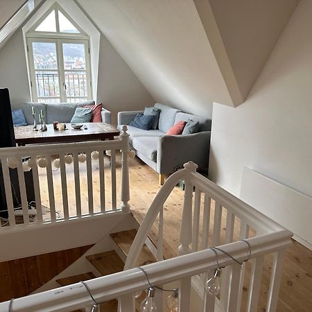 Sjarmerende Bolig Like Ved Togstasjonen Bergen Exterior foto