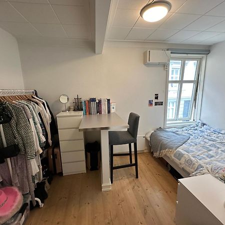Sjarmerende Bolig Like Ved Togstasjonen Bergen Exterior foto